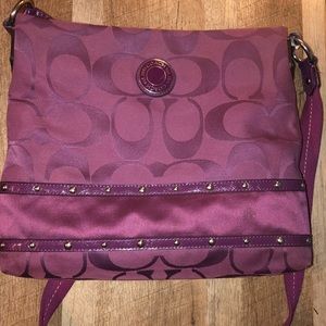 🔹Coach Crossbody Purse (open to offers!)